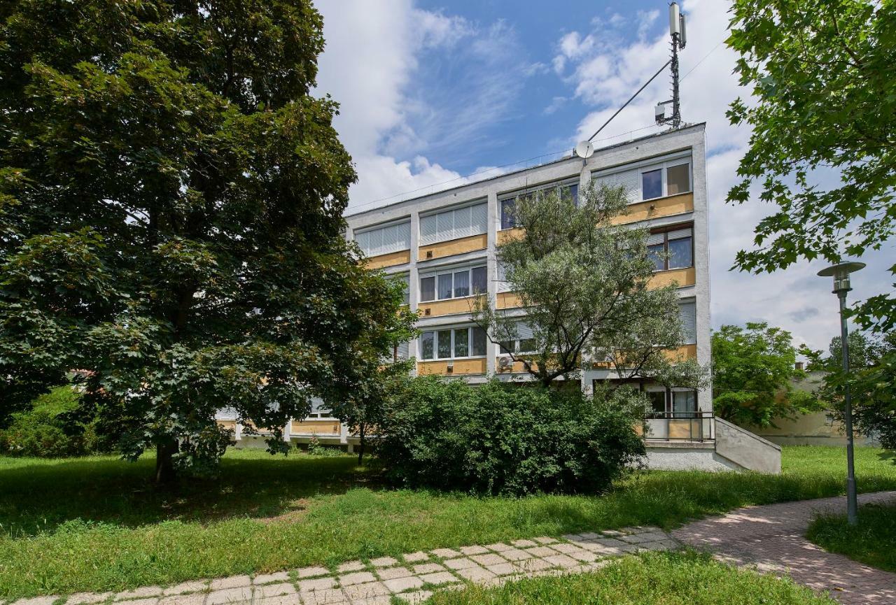 Lem Suburban Apartment Будапеща Екстериор снимка